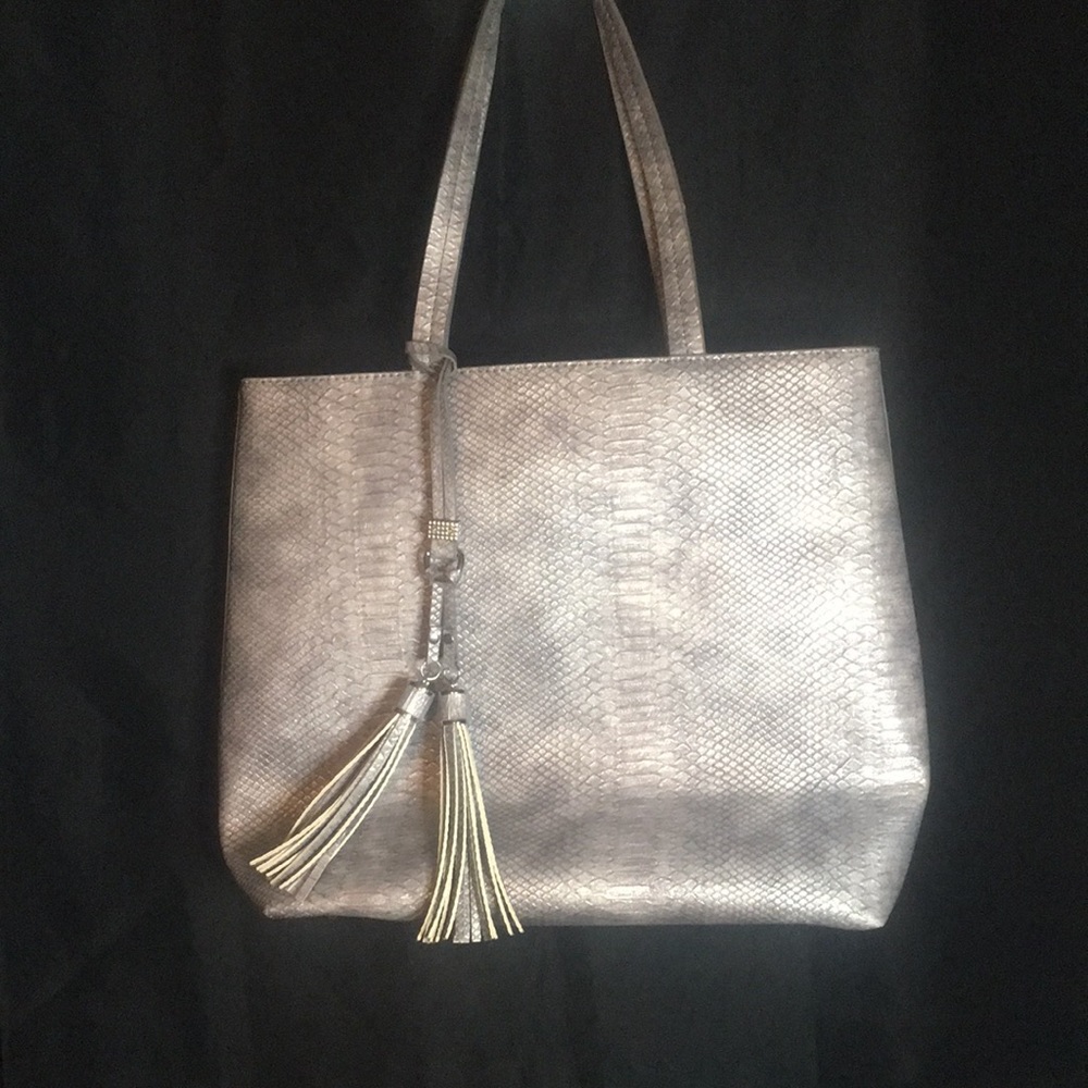 C BRAND FAUX SNAKESKIN TOTE BAG W/TASSELS INSIDE ZIP POCKET WITH 2 OPEN POUCHES